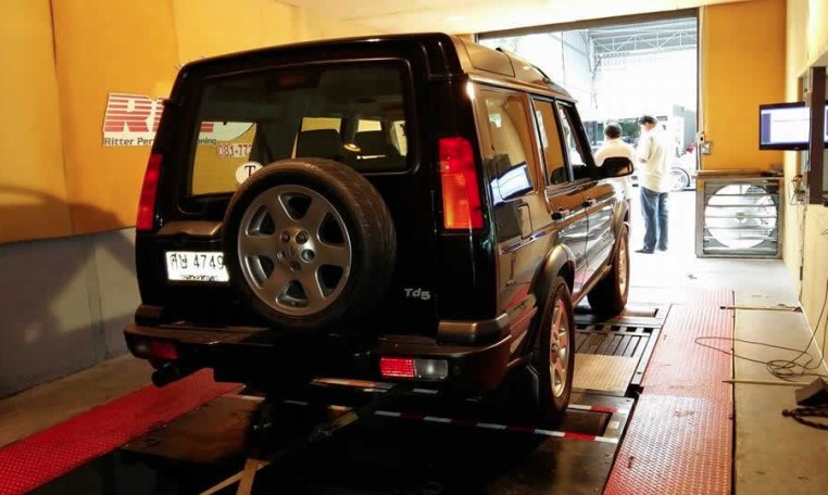 Land Rover during an ECU Remapping at RPT Thailand