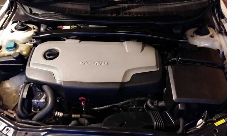 Volvo S60 D5 2007 engine