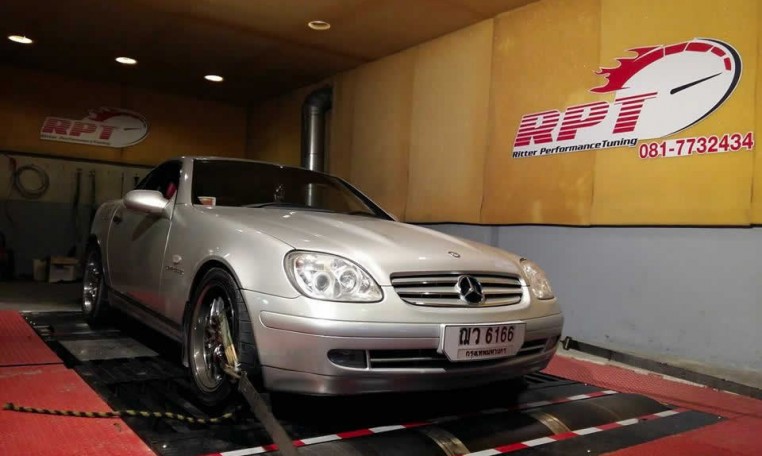 Mercedes SLK230 R170 on dyno ready for ecu remapping