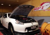 White Nissan 370Z 2009 on dyno at RPT Thailand