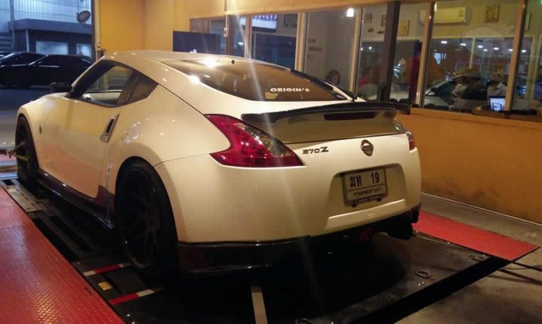 Nissan Fairlady 370Z rear view of a 2009 on dyno at RPT Thailand