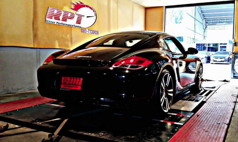 Porsche Cayman S 2010 on dyno at RPT Thailand